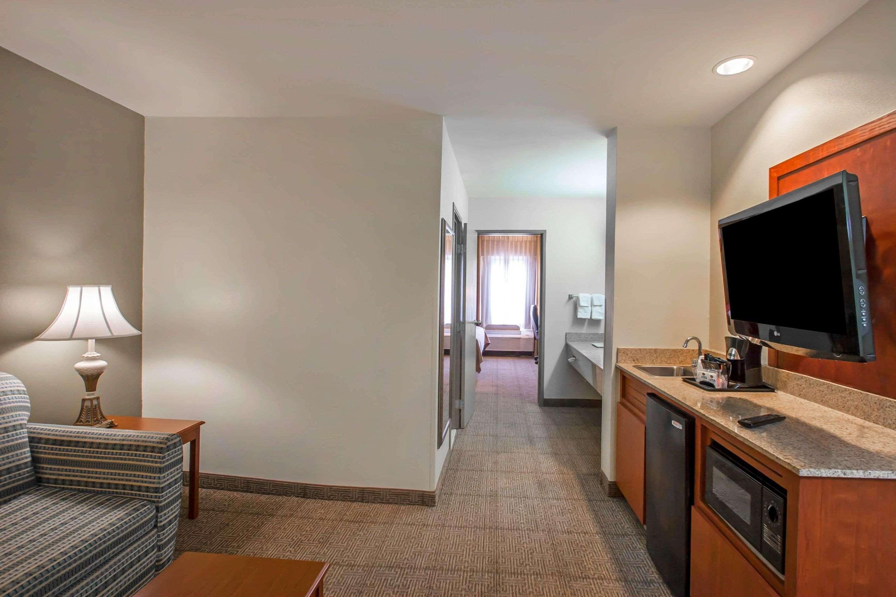 Quality Inn & Suites Germantown North Buitenkant foto