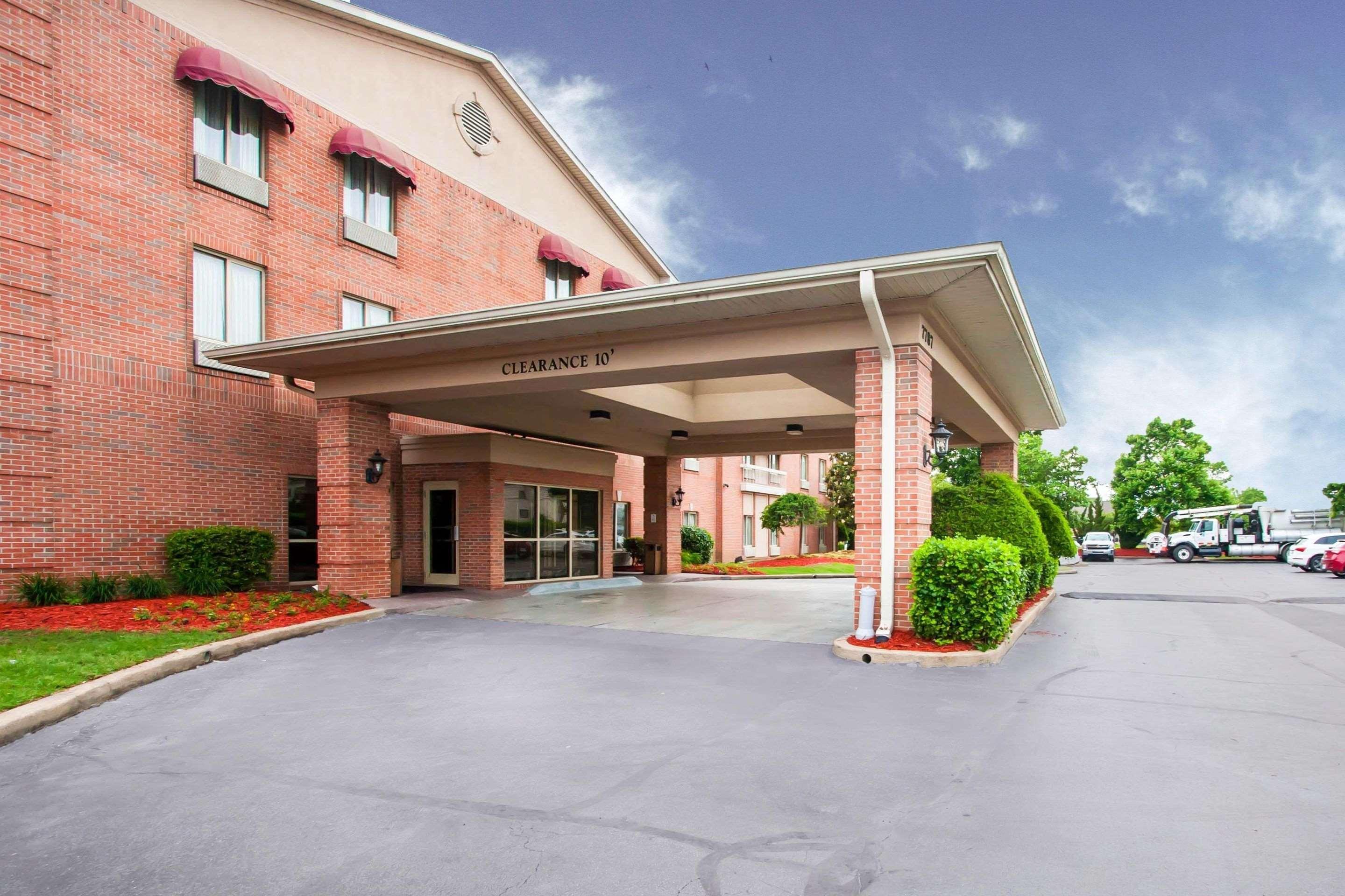 Quality Inn & Suites Germantown North Buitenkant foto