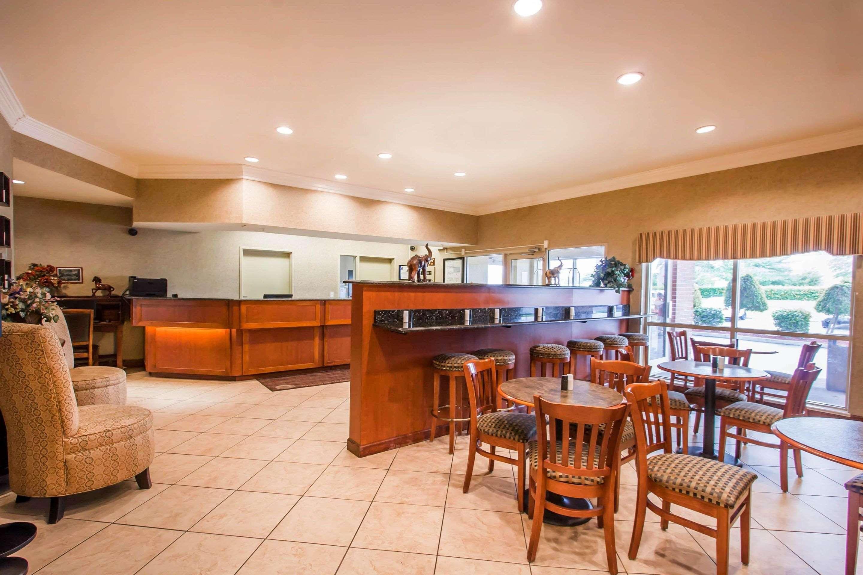 Quality Inn & Suites Germantown North Buitenkant foto