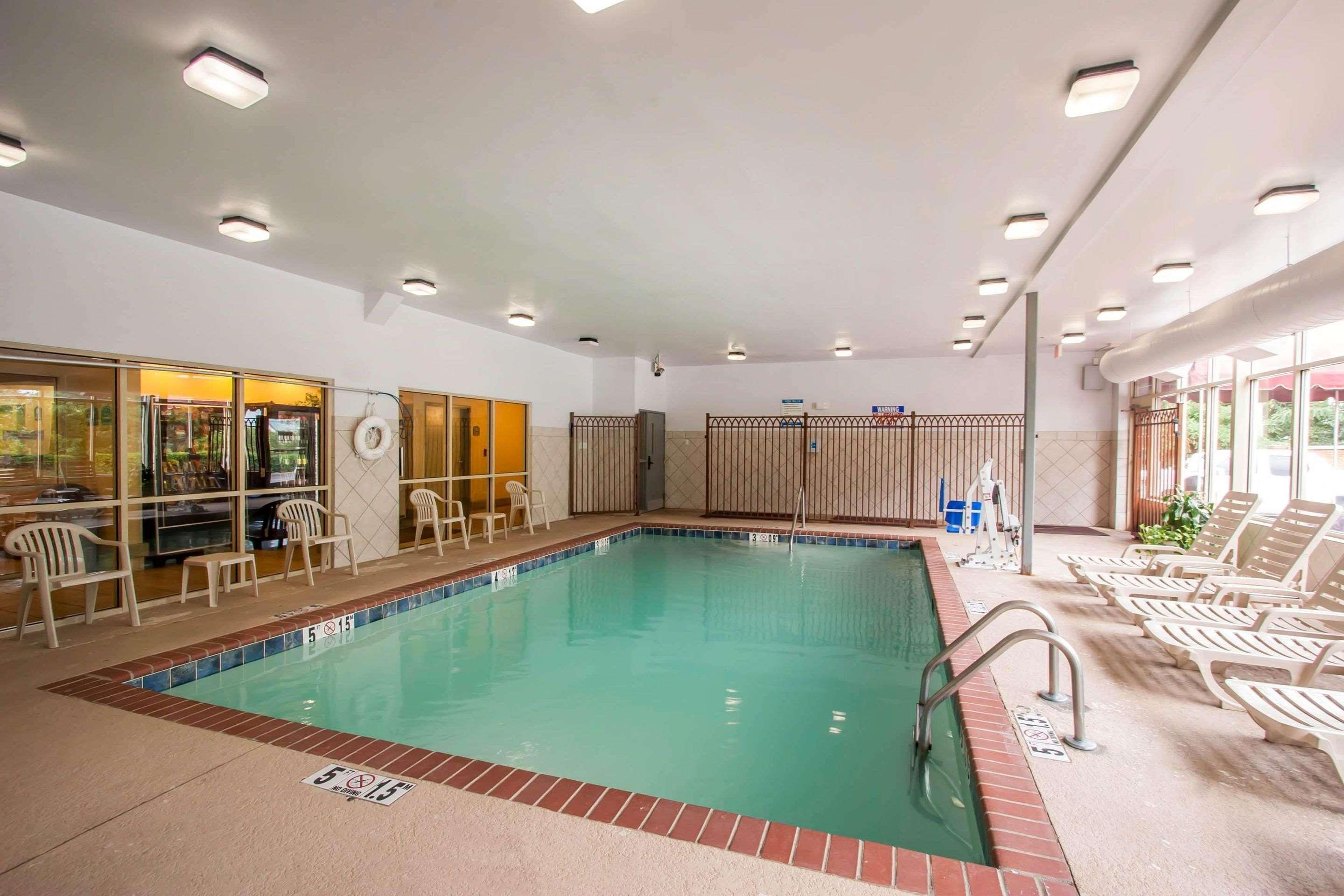 Quality Inn & Suites Germantown North Buitenkant foto