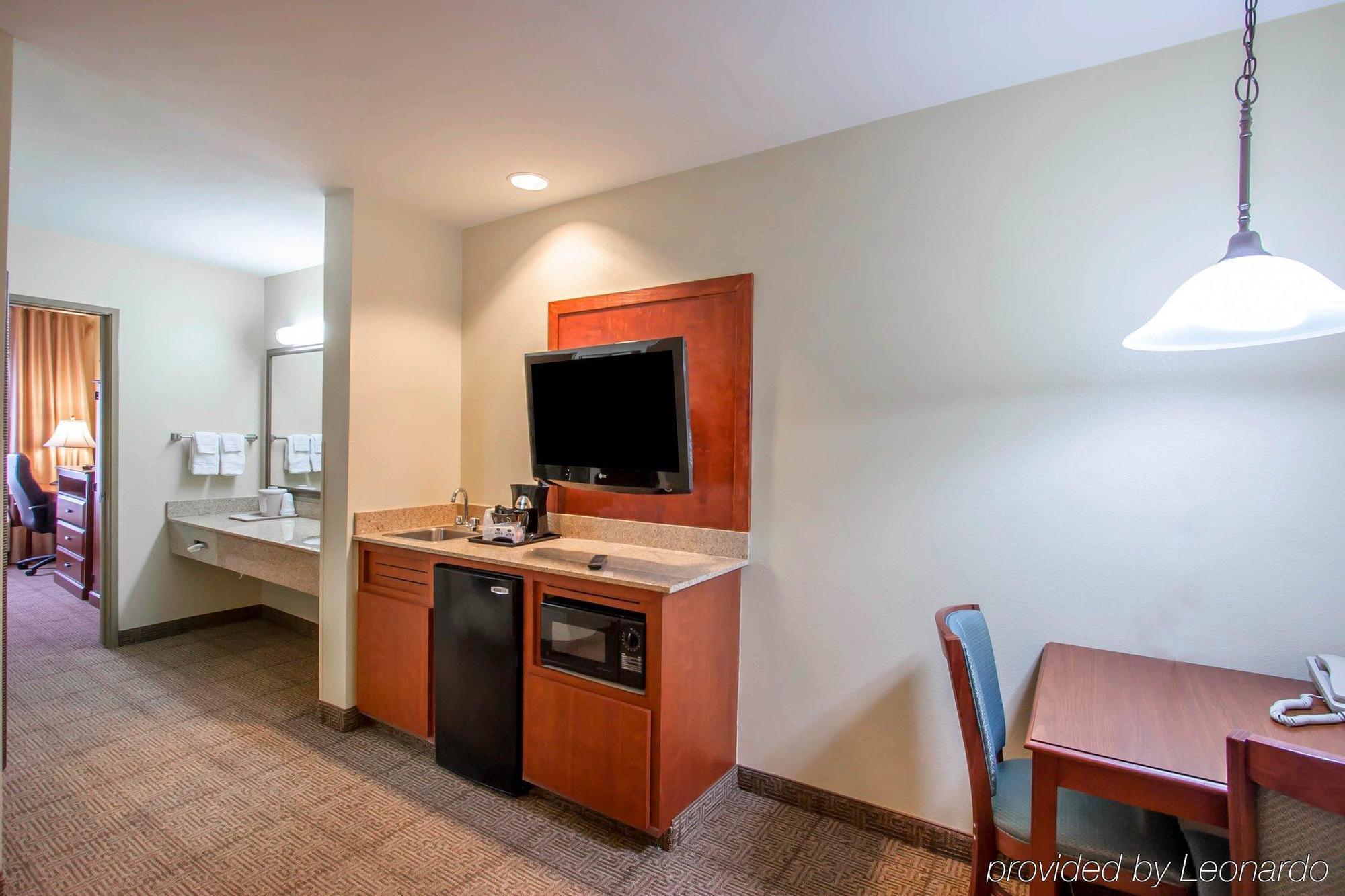 Quality Inn & Suites Germantown North Buitenkant foto