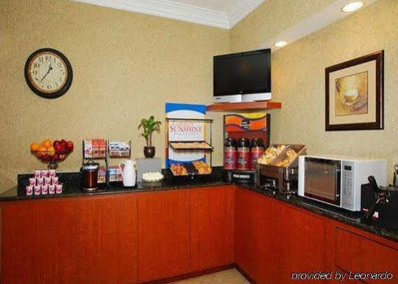 Quality Inn & Suites Germantown North Buitenkant foto